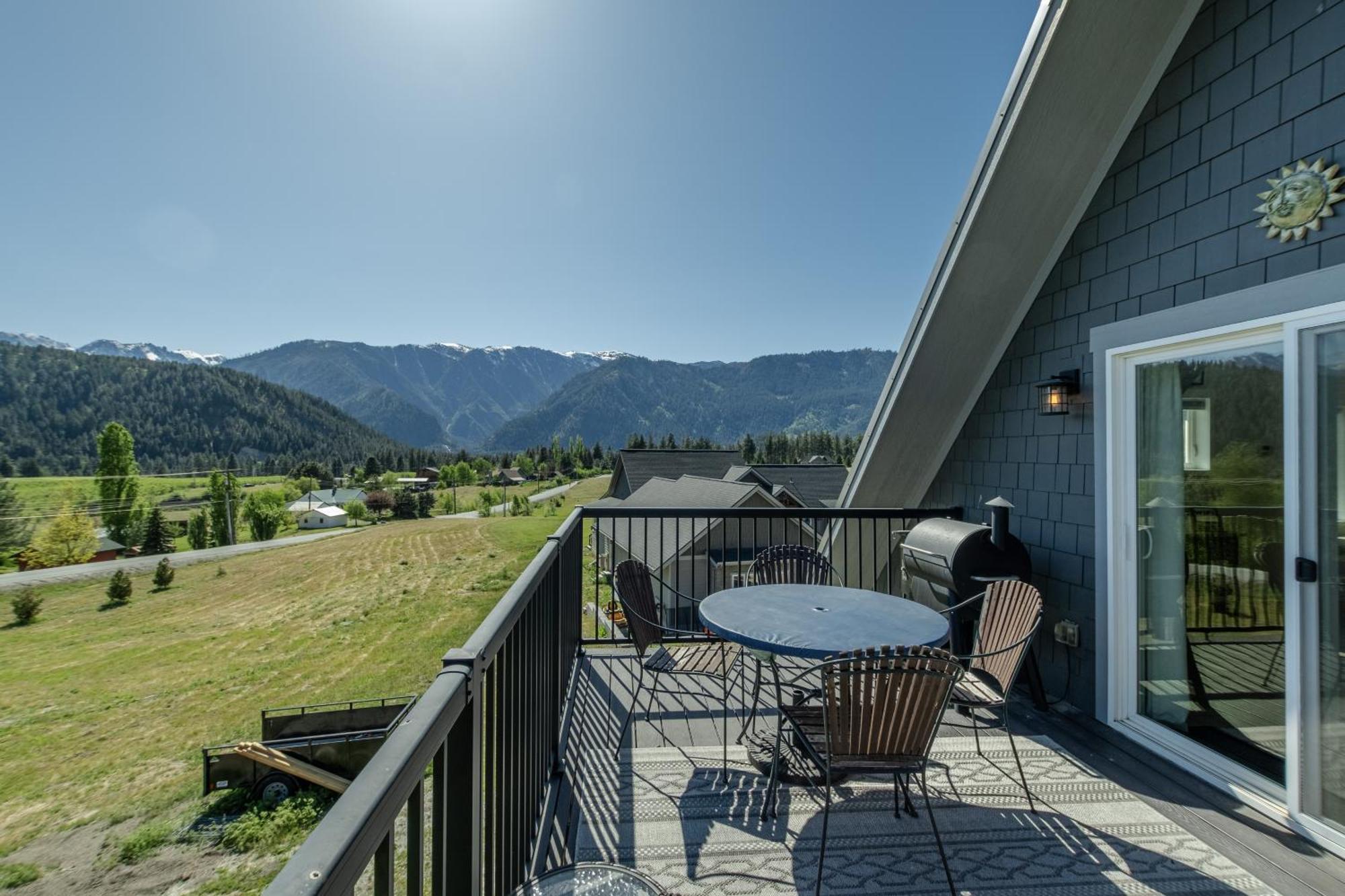 Berg Haus By Nw Comfy Cabins Левънуърт Екстериор снимка